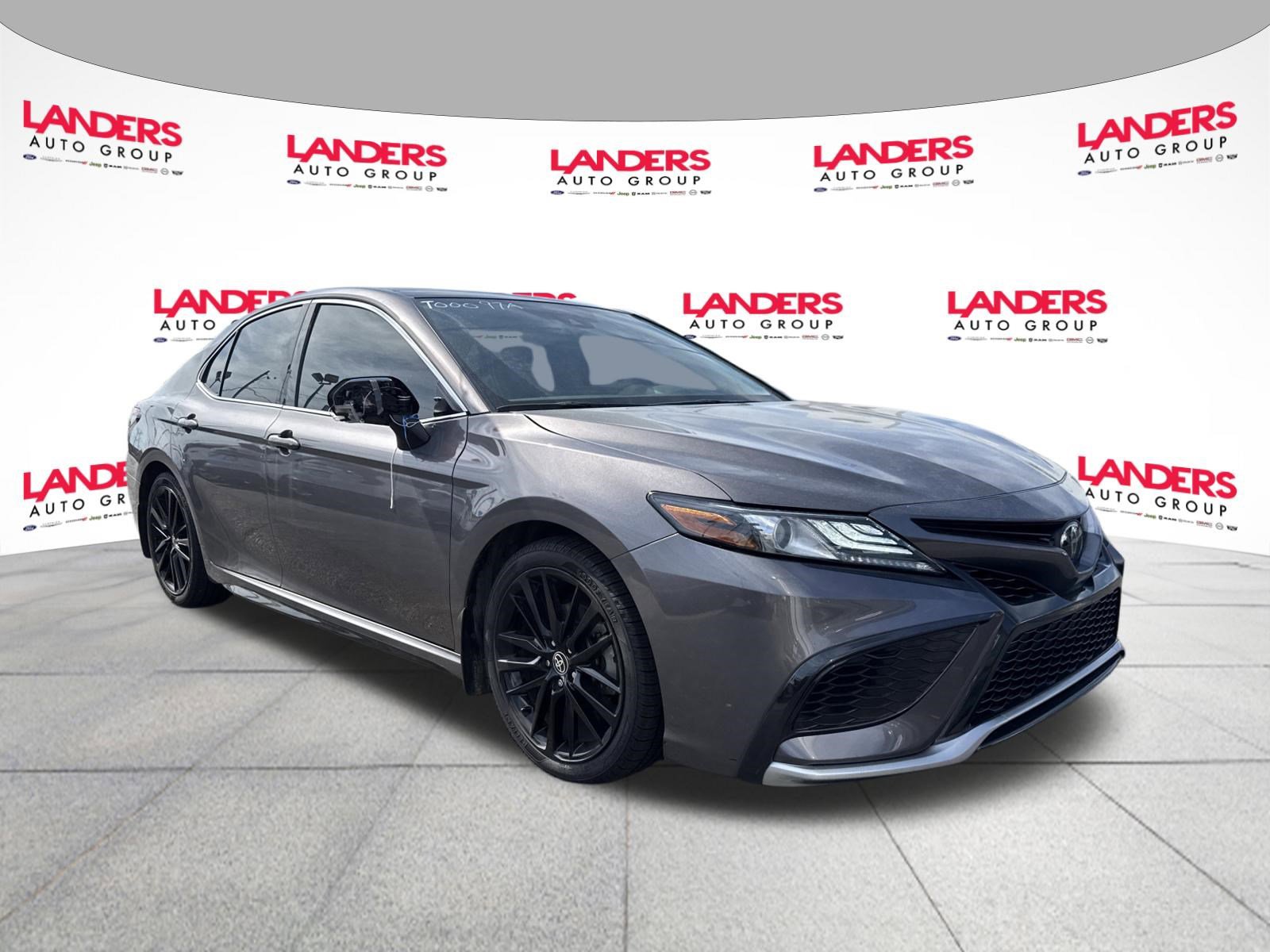 Used 2021 Toyota Camry XSE FWD image 1