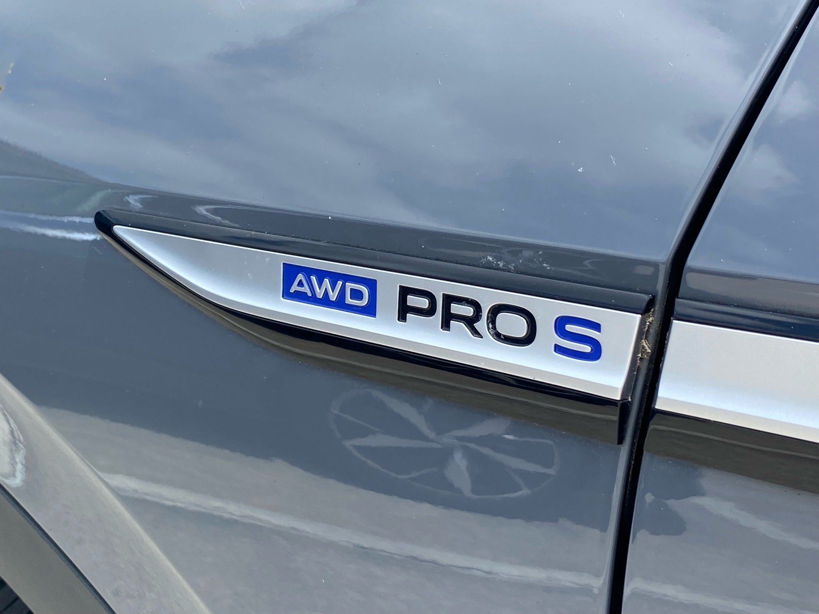 Certified 2023 Volkswagen ID.4 Pro S AWD/4WD image 4