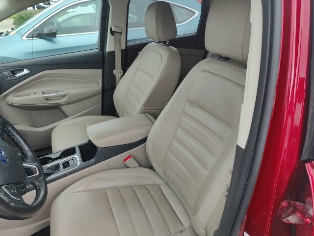 Used 2017 Ford Escape Titanium FWD image 22