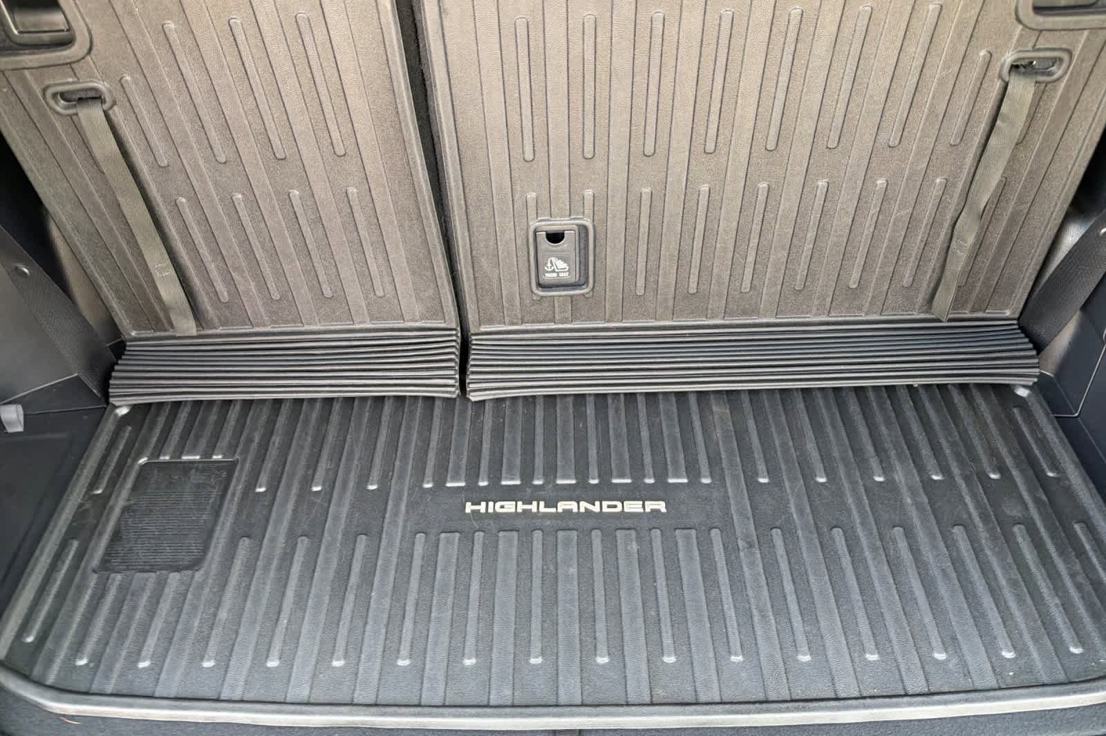 Used 2022 Toyota Highlander XLE AWD/4WD image 18