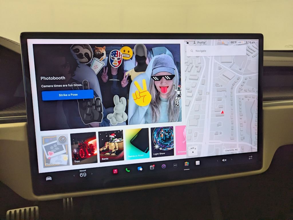 Used 2021 Tesla Model S Plaid image 43