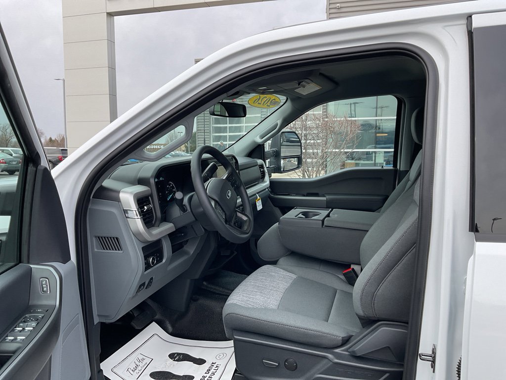 New 2026 Ford F550 4x4 Crew Cab Super Duty w/ XLT Value Package image 10