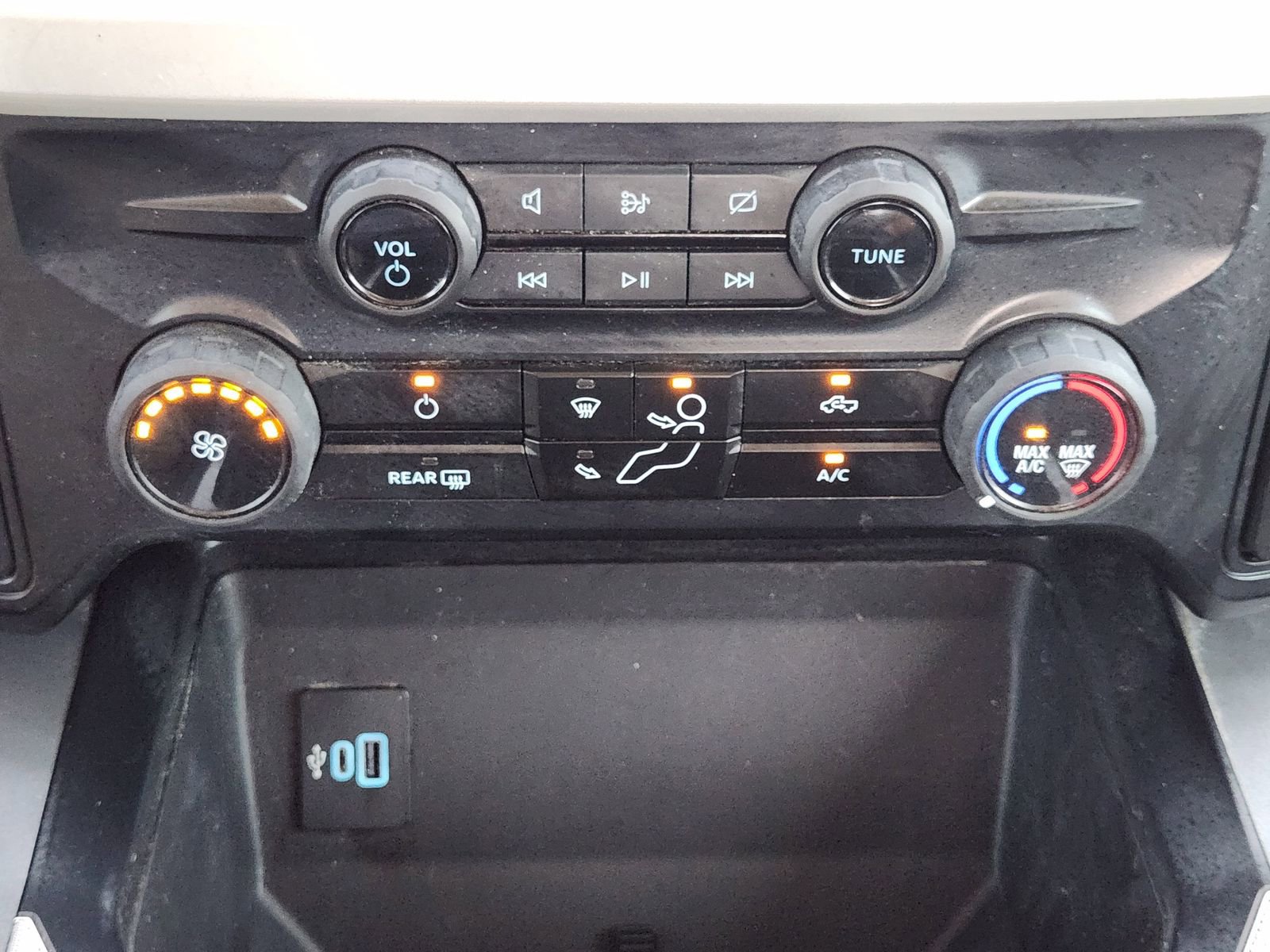 Used 2024 Ford F350 XLT w/ FX4 Off-Road Package image 21