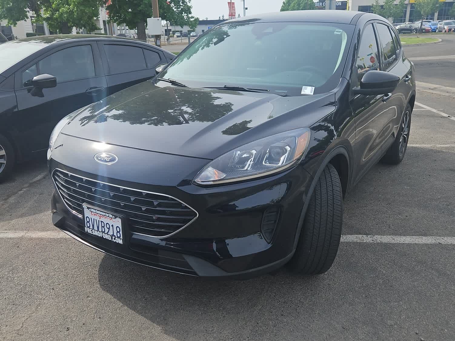 Used 2021 Ford Escape SE w/ SE Sport Appearance Package image 1