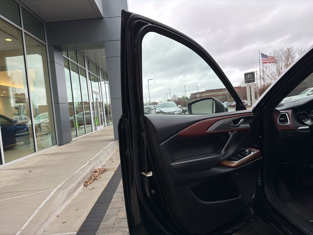 Used 2018 MAZDA CX-9 Signature image 33