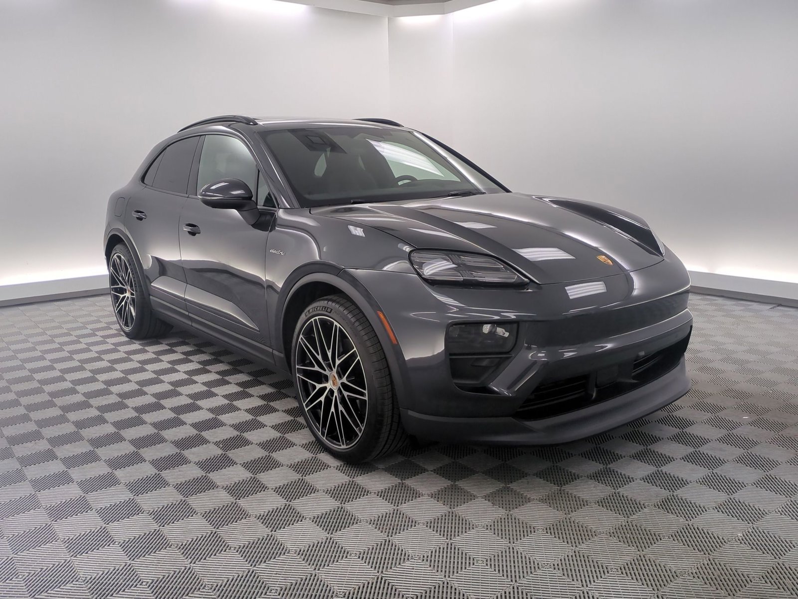 New 2026 Porsche Macan 4 Electric AWD/4WD image 8