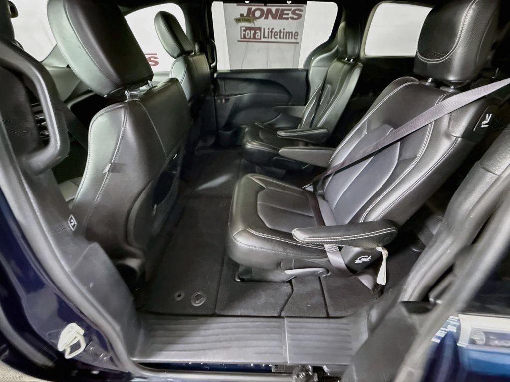 Used 2025 Chrysler Pacifica Select FWD image 26