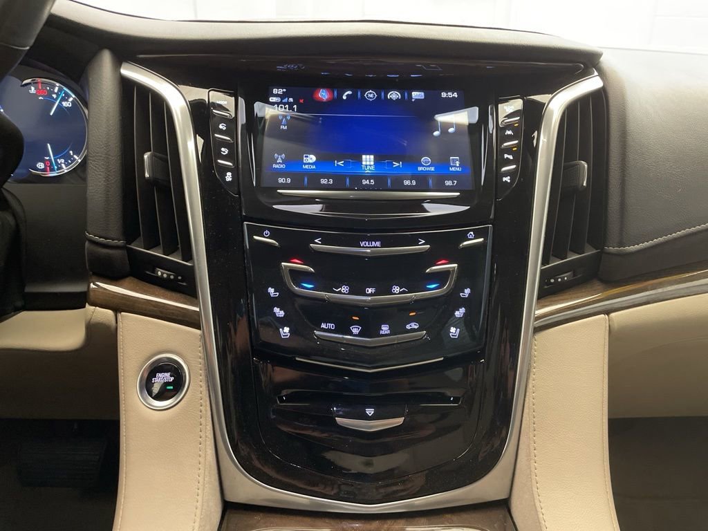 Used 2020 Cadillac Escalade Luxury w/ LPO, Radiant Package AWD/4WD image 14