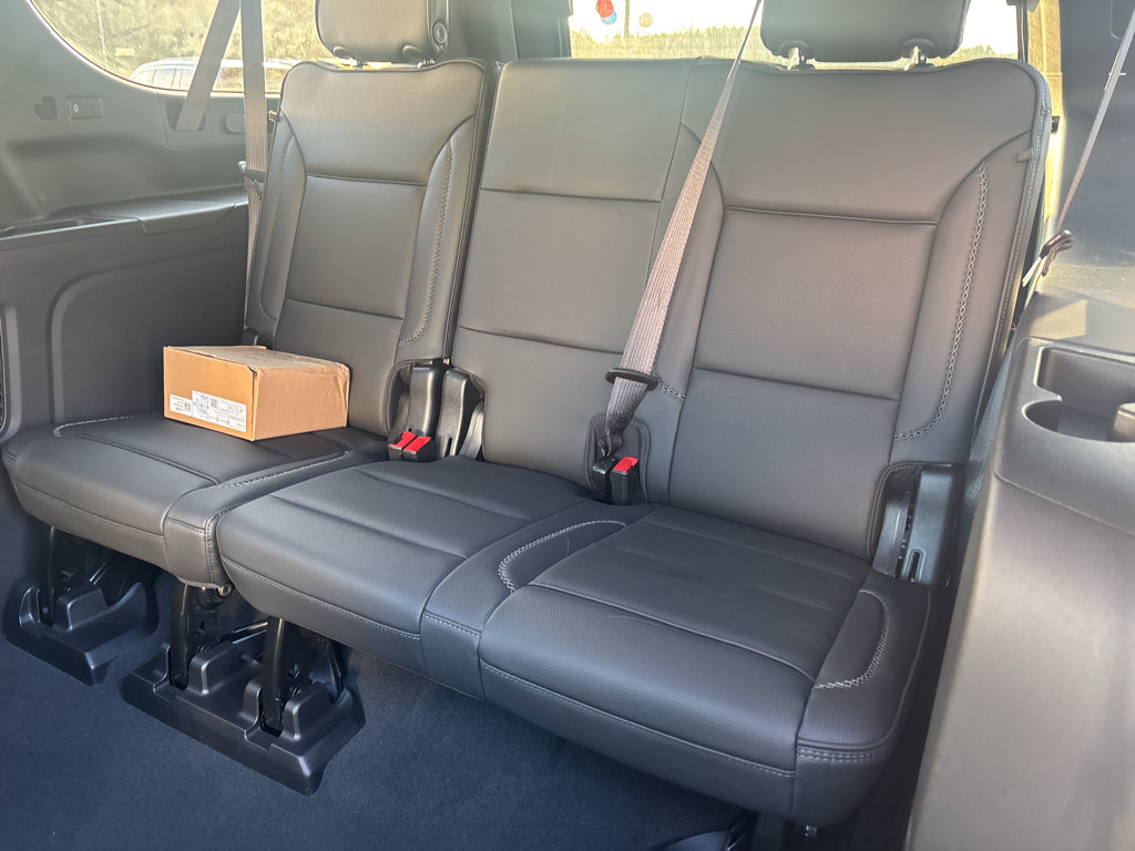 Used 2024 GMC Yukon XL Denali RWD image 25