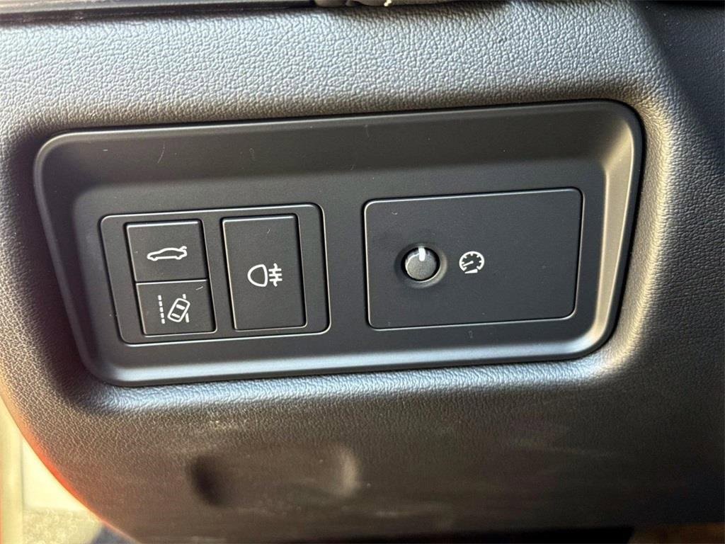 Used 2023 Jaguar F-TYPE R-Dynamic image 28