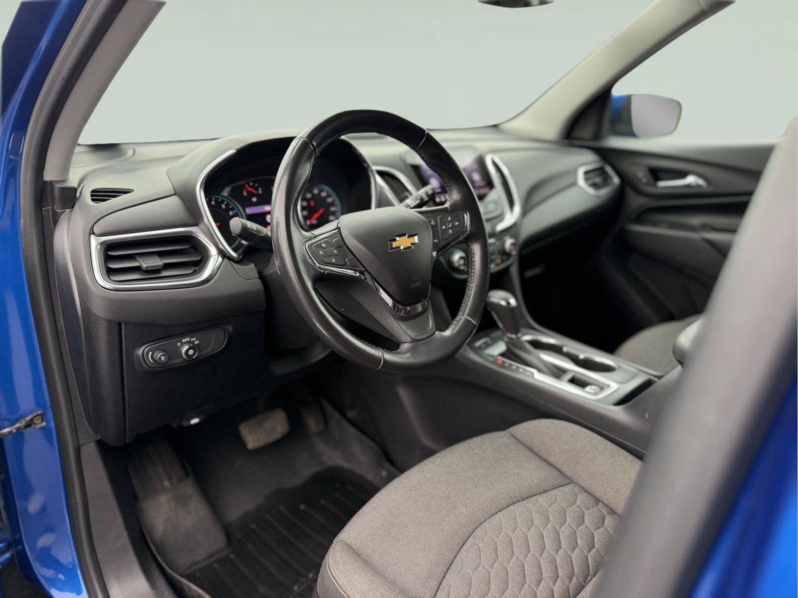 Used 2019 Chevrolet Equinox LT w/ Sun & Navigation Package AWD/4WD image 21