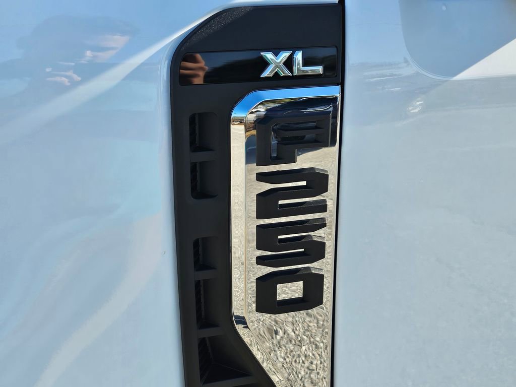 New 2026 Ford F250 XL w/ XL Chrome Package image 26