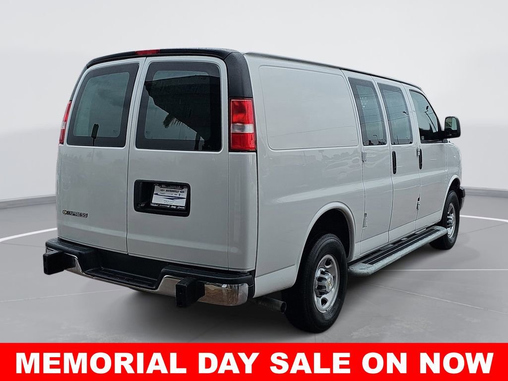 Used 2024 Chevrolet Express 2500 w/ Driver Convenience Package RWD image 3