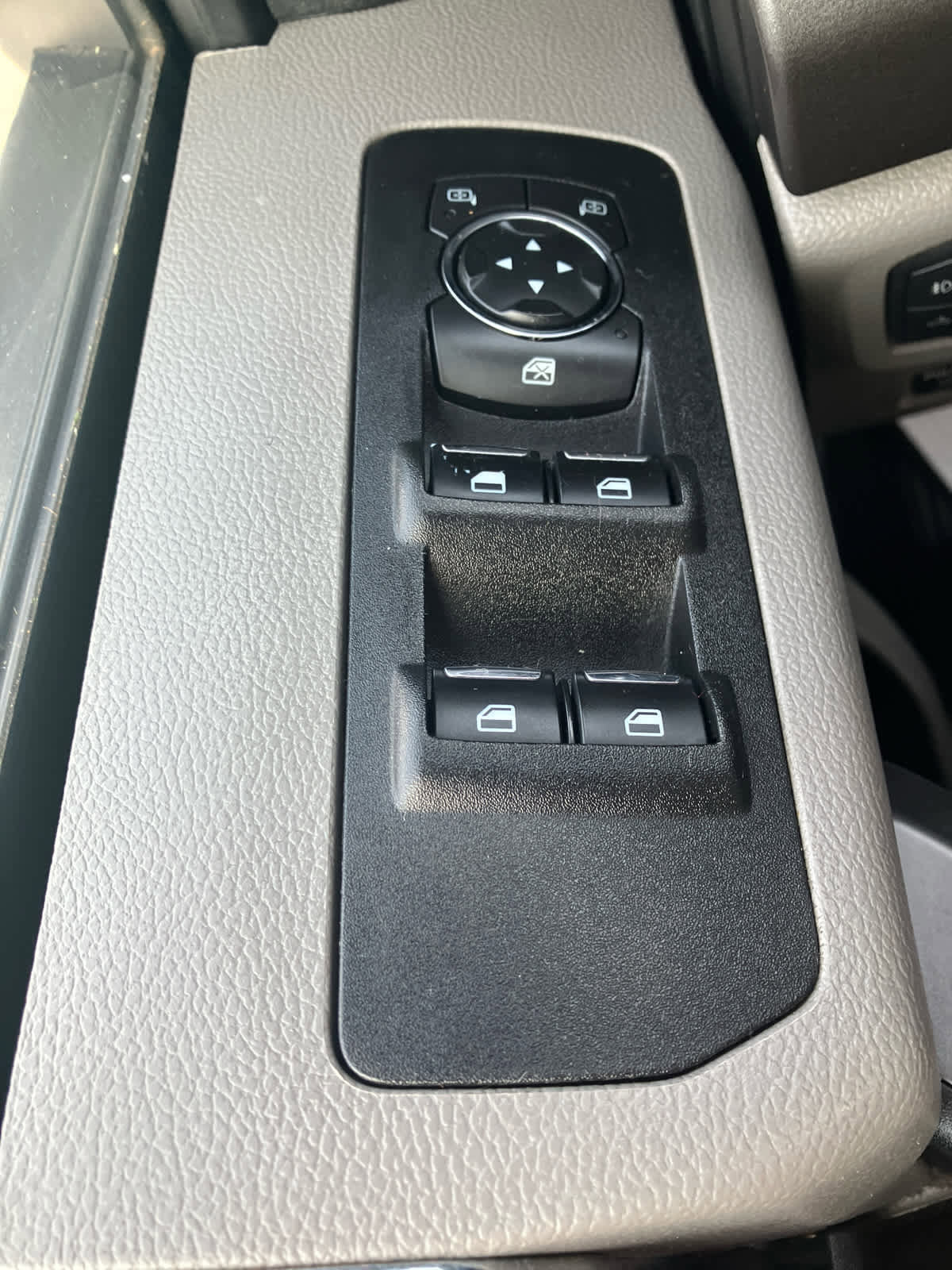 Used 2018 Ford F150 XLT image 12
