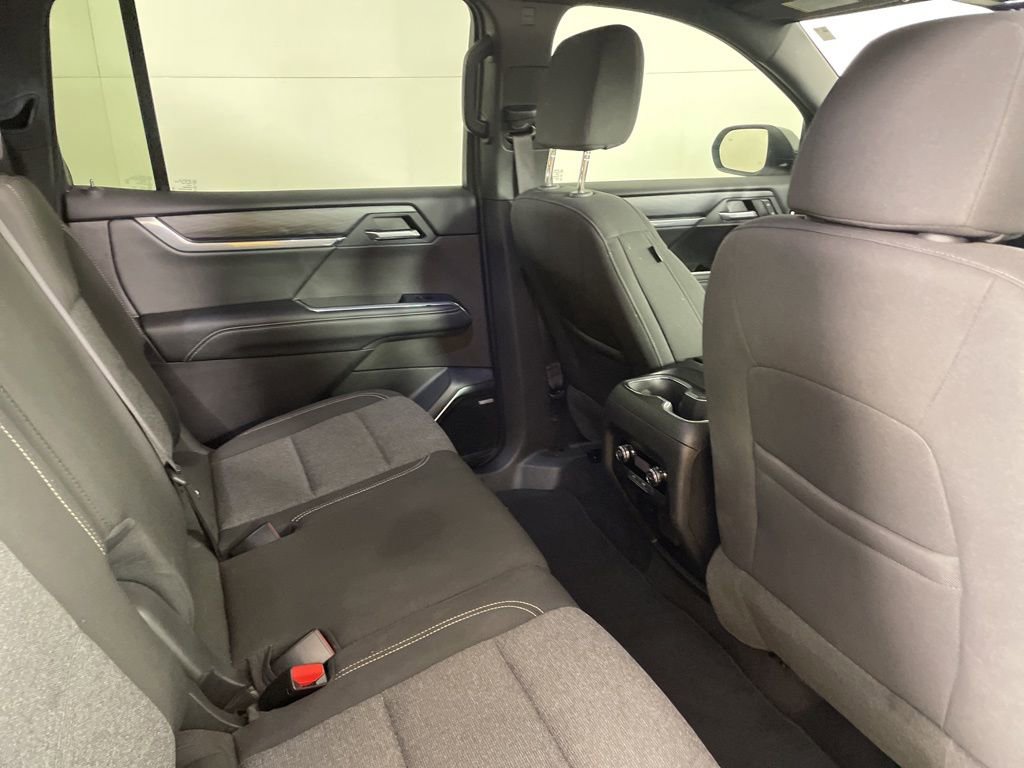 Used 2025 GMC Acadia Elevation image 15