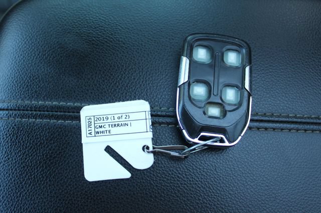 Used 2019 GMC Terrain Denali w/ Comfort Package FWD image 29