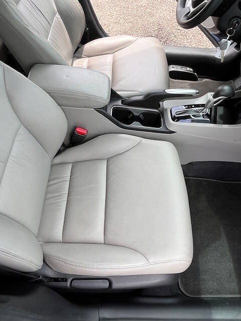 Used 2013 Honda Civic EX-L image 11