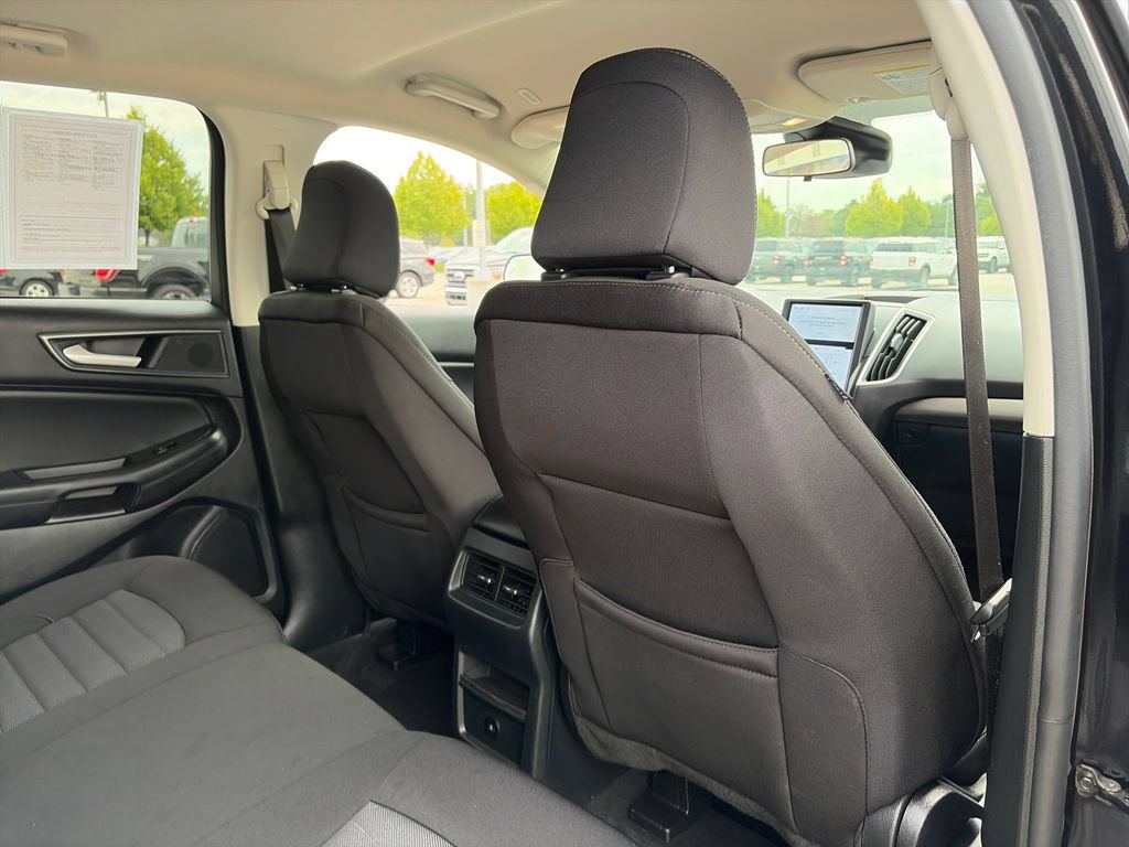 Used 2024 Ford Edge SE w/ Black Appearance Package AWD/4WD image 28