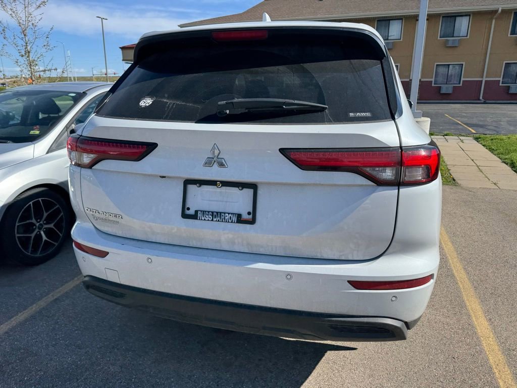 Used 2022 Mitsubishi Outlander ES AWD/4WD image 5