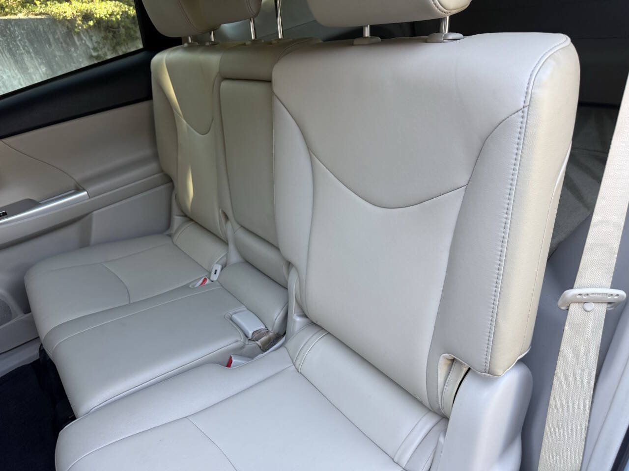Used 2012 Toyota Prius V Five FWD image 19