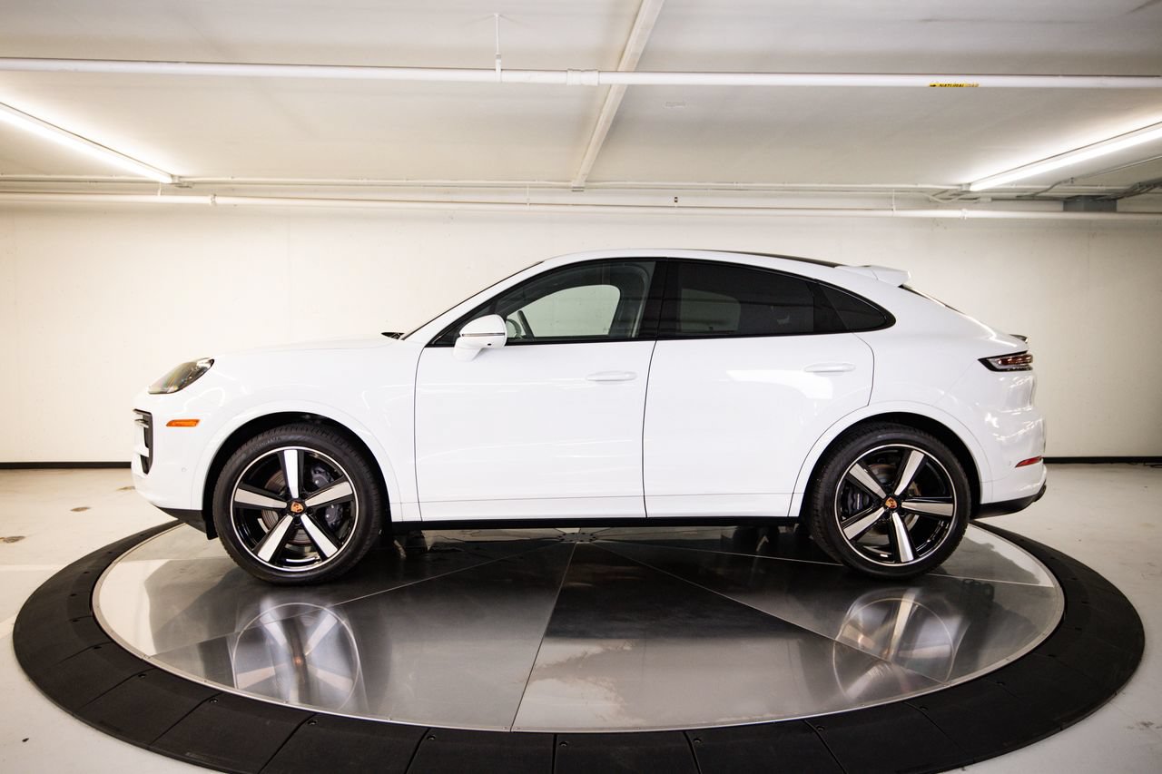 Certified 2026 Porsche Cayenne Coupe AWD/4WD image 2