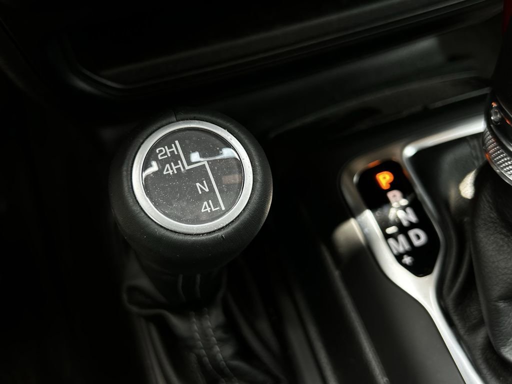 Used 2025 Jeep Gladiator Sport AWD/4WD image 22