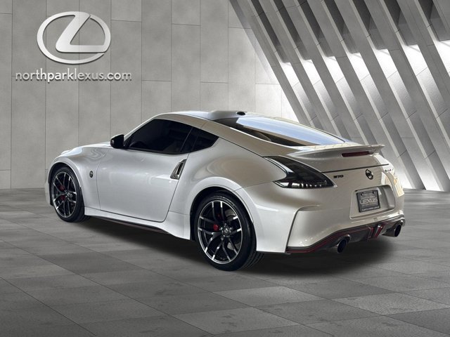Used 2018 Nissan 370Z NISMO RWD image 2