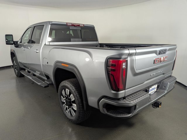 Used 2025 GMC Sierra 2500 Denali image 6