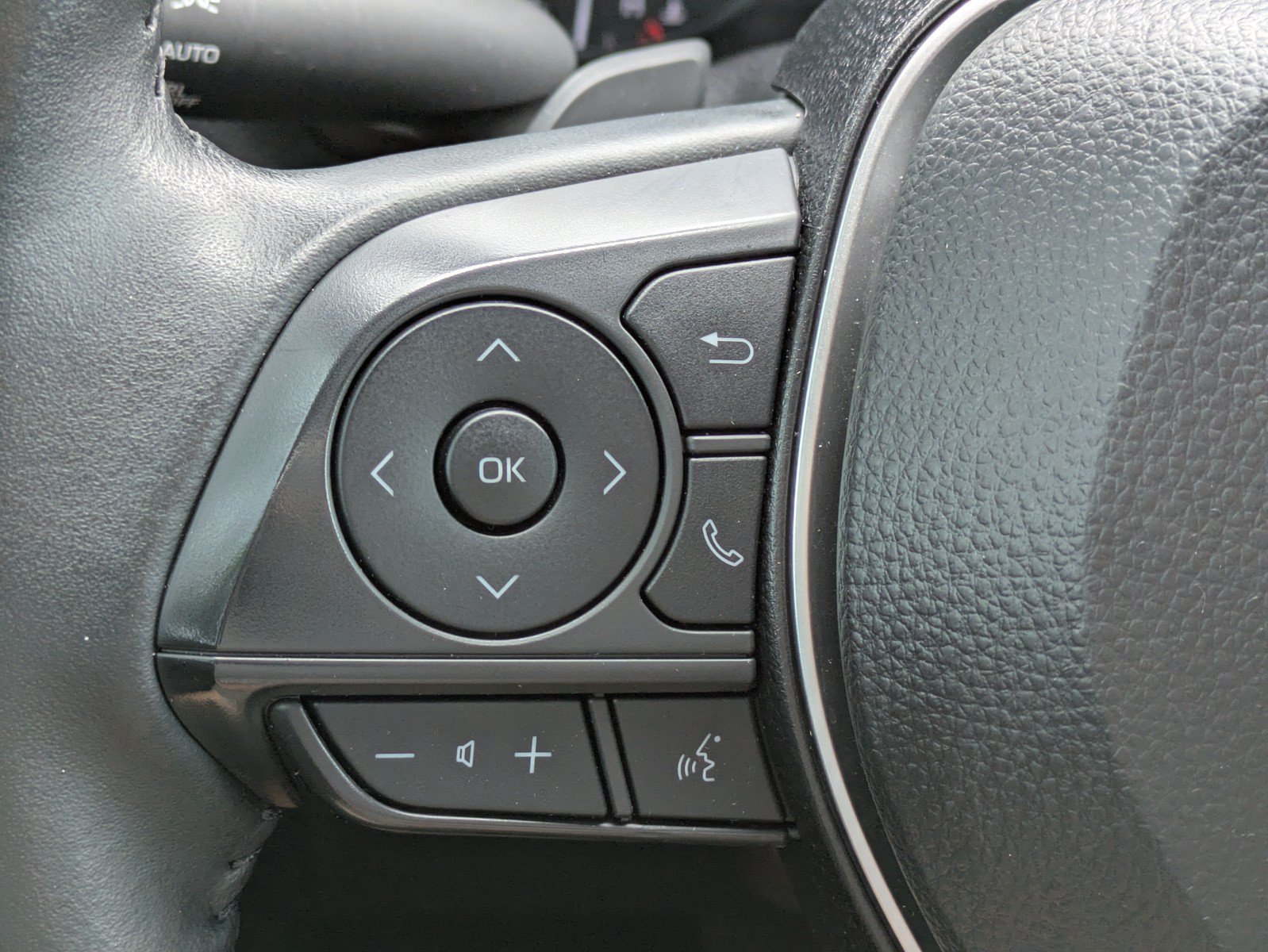 Used 2024 Toyota Corolla Cross AWD Hybrid image 18