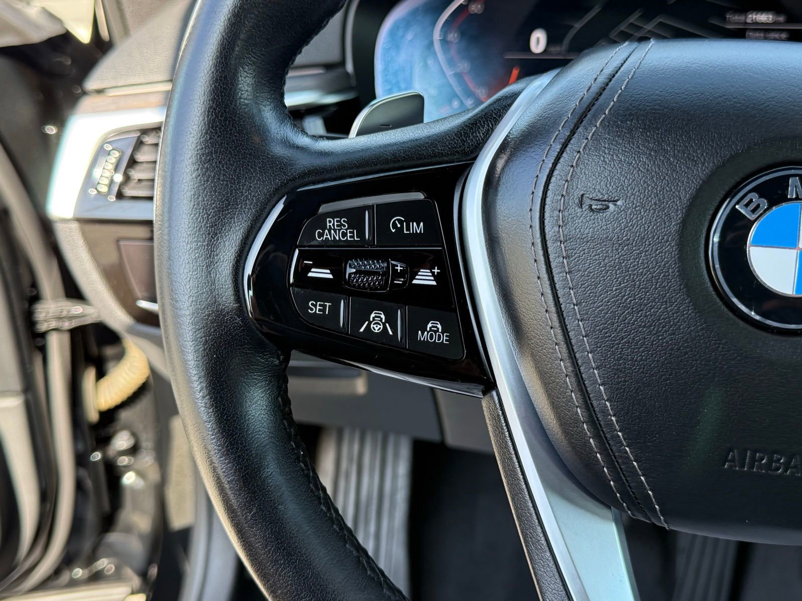 Certified 2023 BMW 530i RWD image 25