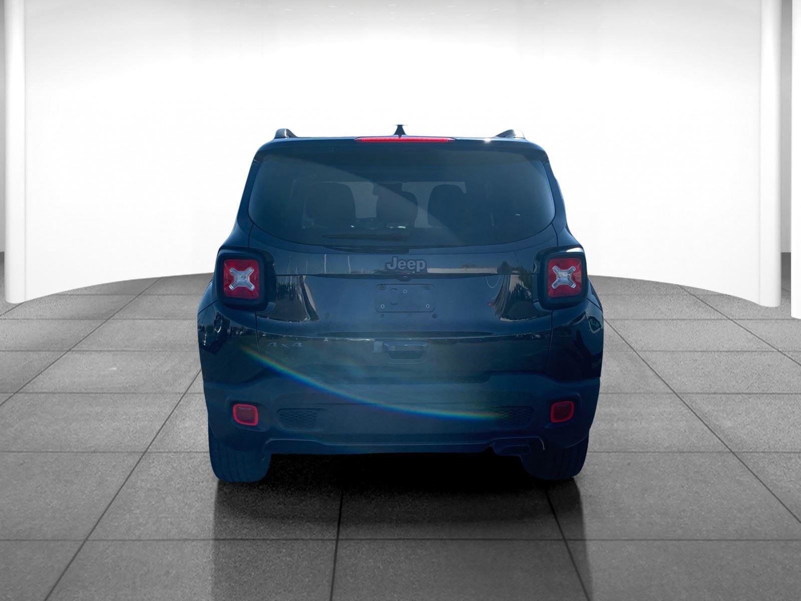 Used 2021 Jeep Renegade Latitude w/ Sun & Sound Group image 6