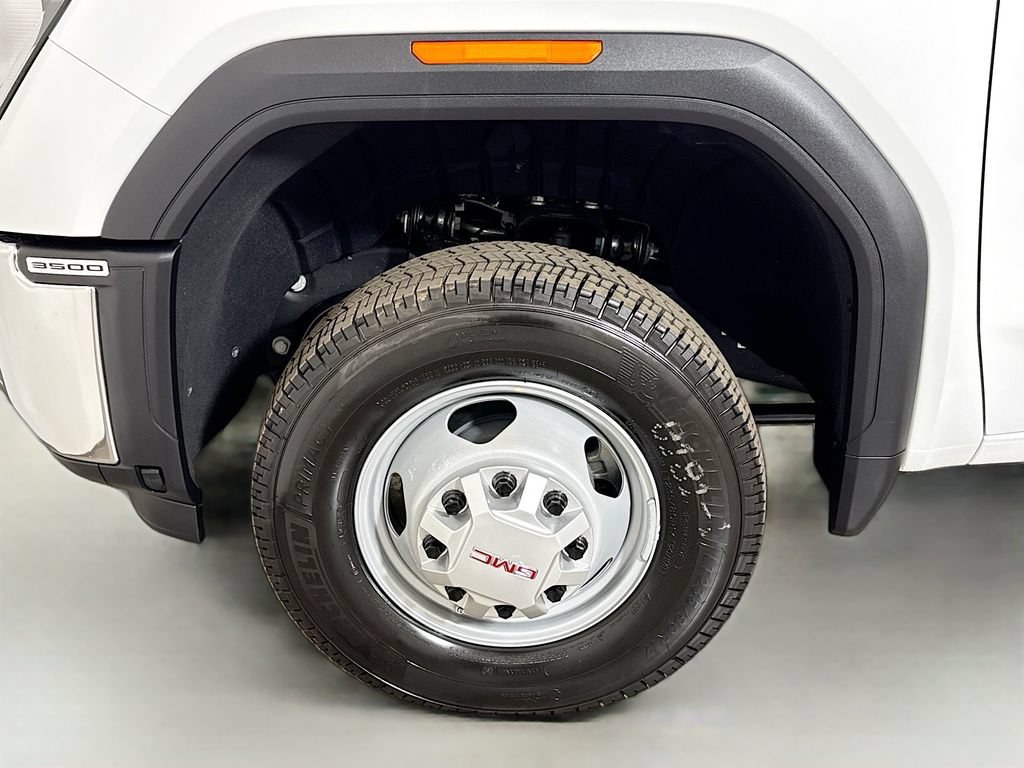 Certified 2026 GMC Sierra 3500 Pro AWD/4WD image 28