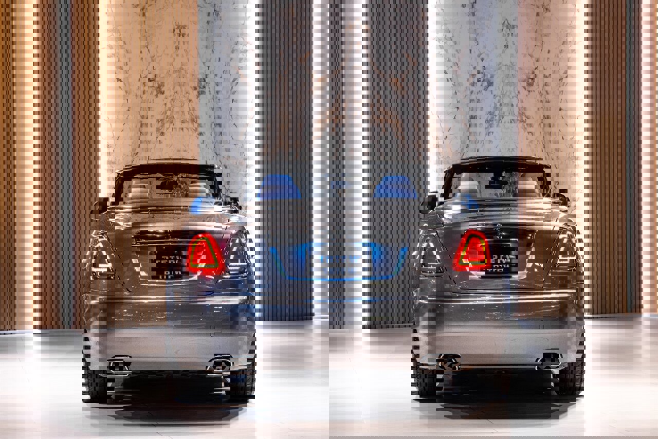 Used 2018 Rolls-Royce Dawn image 8