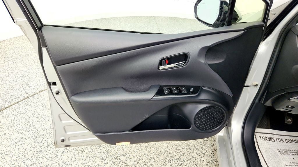 Used 2016 Toyota Prius Four w/ Protection Package FWD image 10
