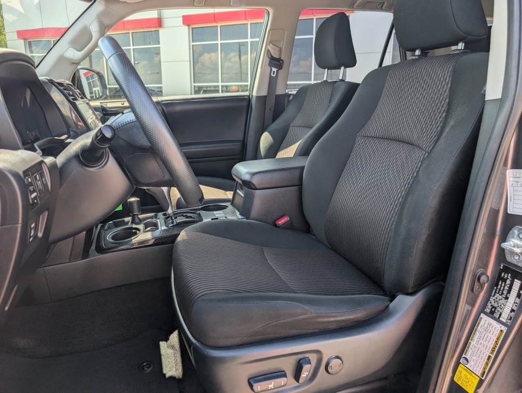 Used 2020 Toyota 4Runner TRD Off-Road AWD/4WD image 12