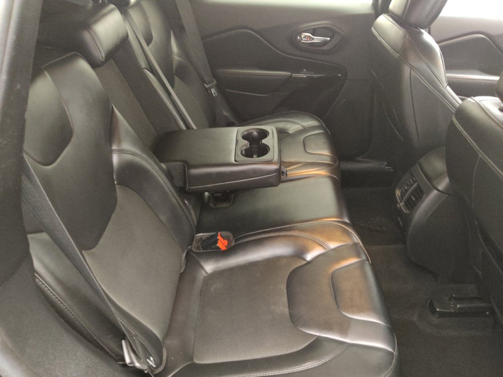 Used 2020 Jeep Cherokee Latitude Plus image 19