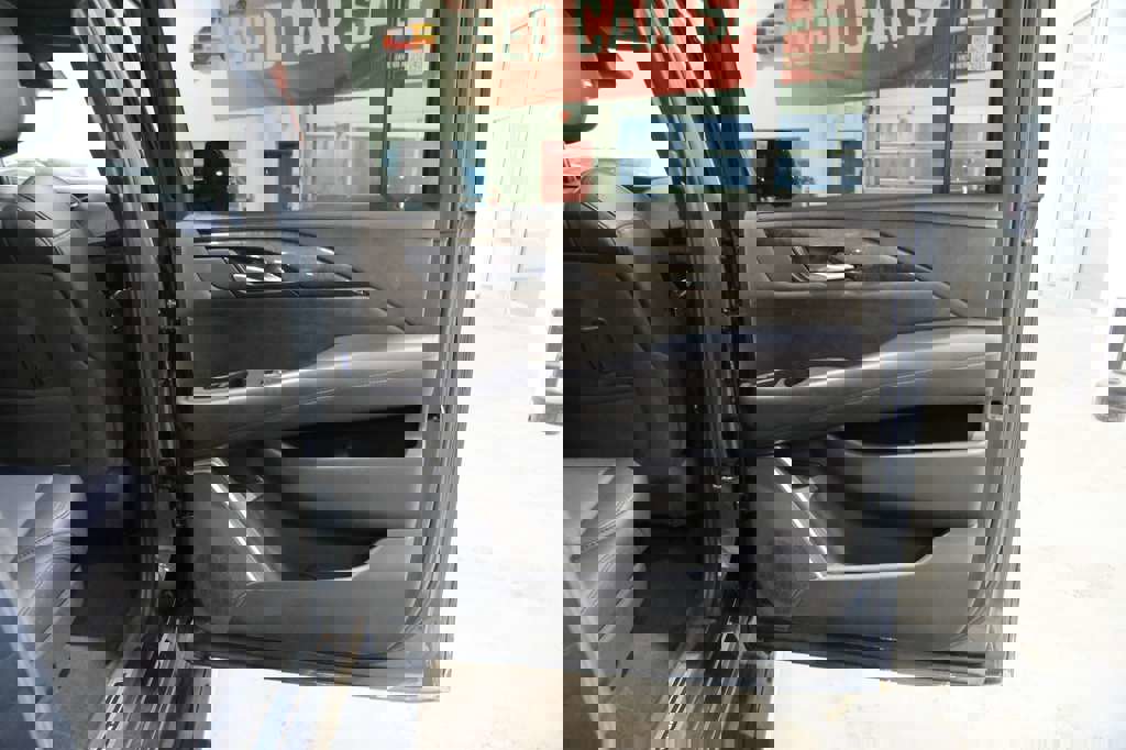 Used 2020 Cadillac Escalade ESV Platinum AWD/4WD image 28