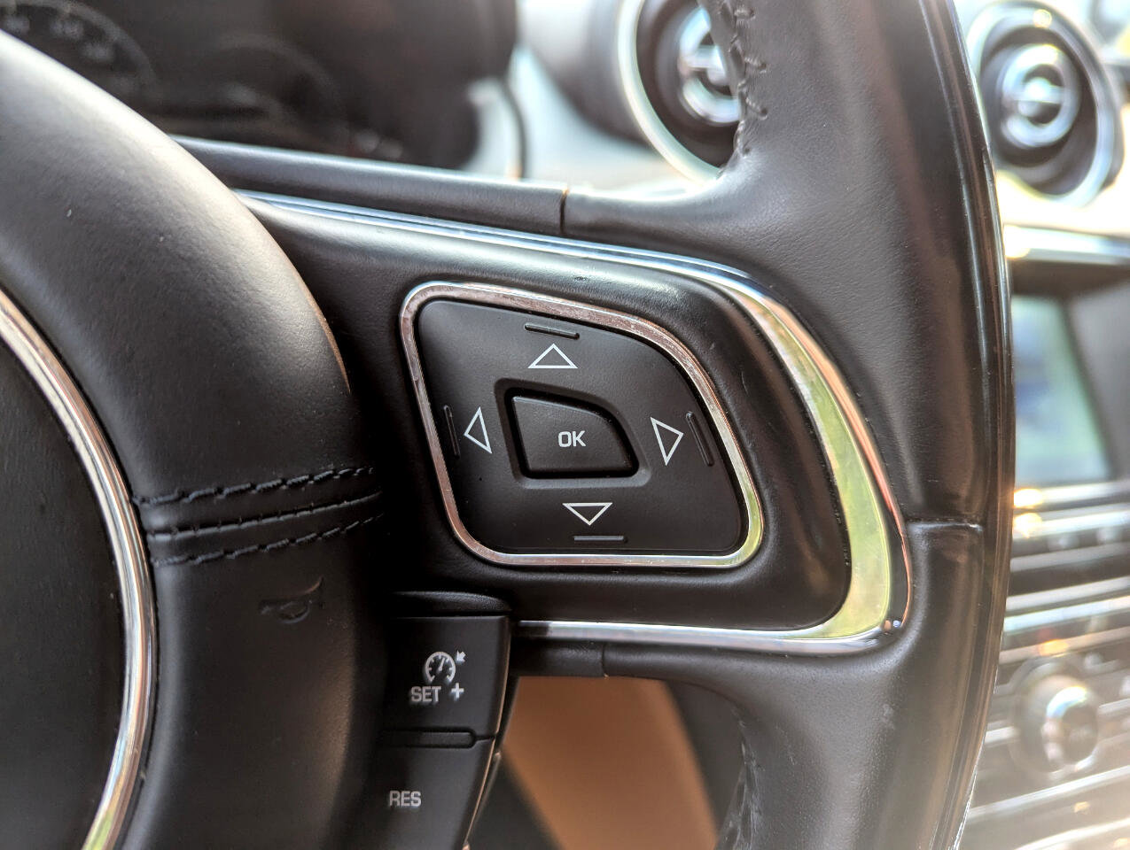 Used 2017 Jaguar XJ L Supercharged image 21