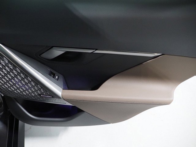 Used 2025 BMW i5 eDrive40i w/ M Sport Package image 71