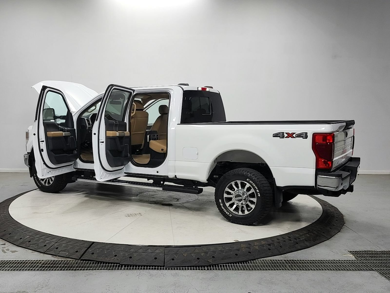 Used 2022 Ford F350 Lariat w/ Lariat Value Package AWD/4WD image 13