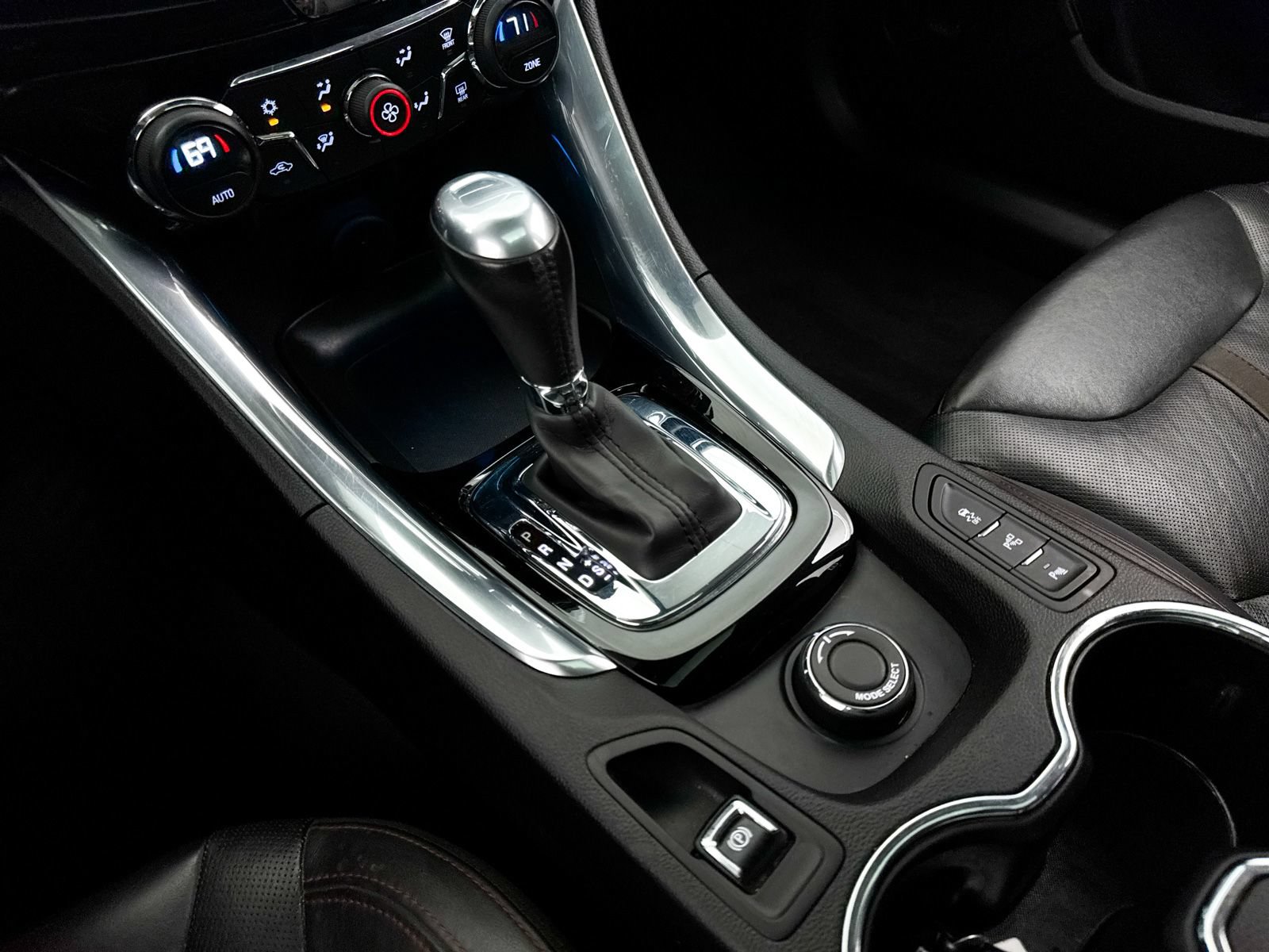 Used 2016 Chevrolet SS RWD image 31