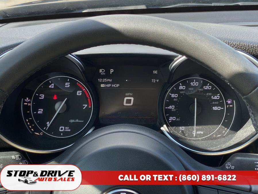 Used 2018 Alfa Romeo Giulia image 16