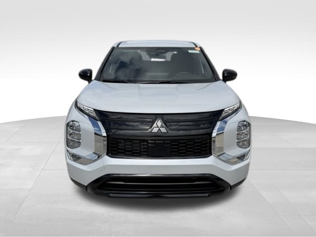 New 2026 Mitsubishi Outlander LE FWD image 8