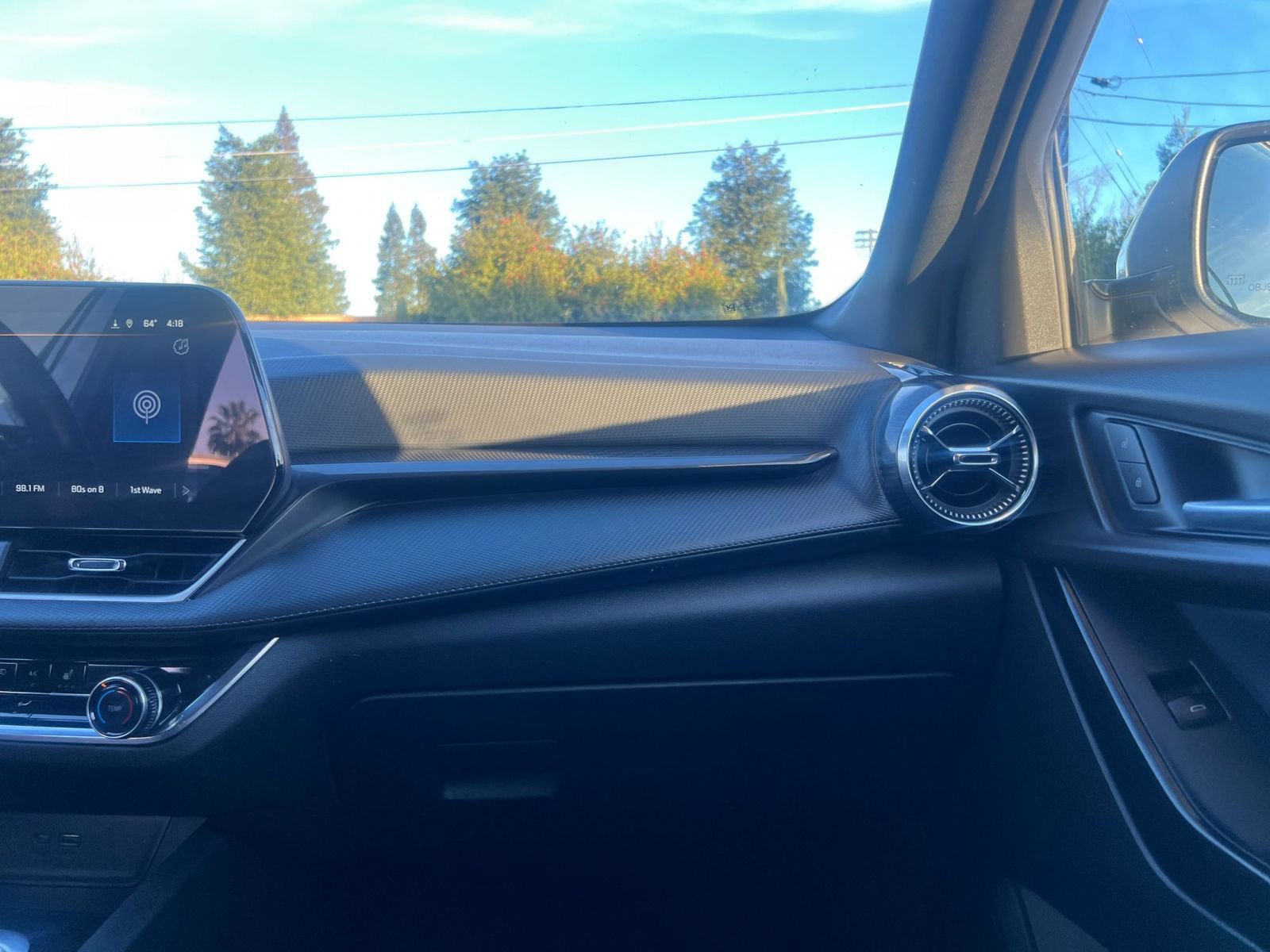 Used 2025 Chevrolet Equinox LT image 35