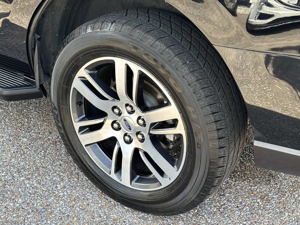 Used 2024 Ford Expedition Limited RWD image 5
