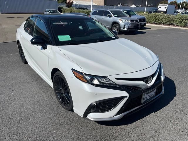 Used 2021 Toyota Camry XSE w/ Navigation Package FWD image 3