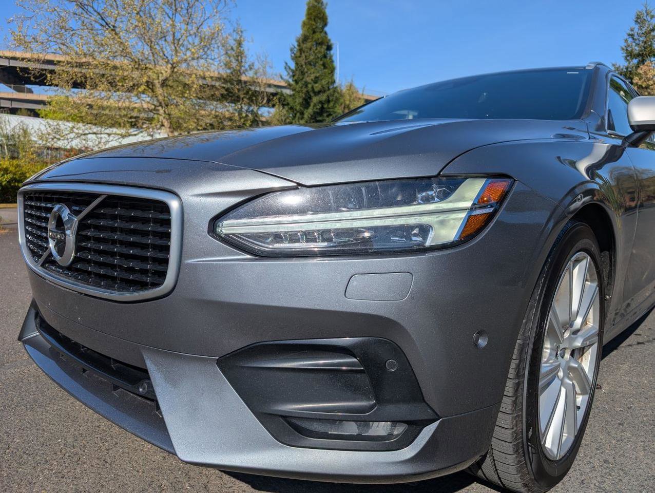 Used 2019 Volvo V90 T6 R-Design image 27