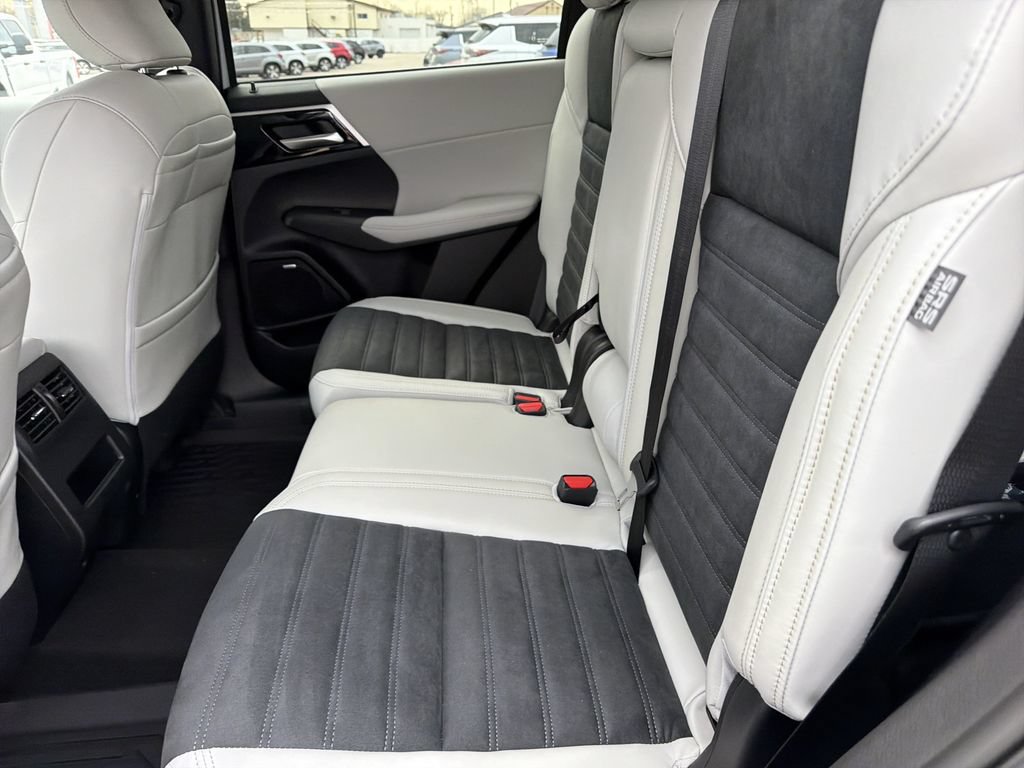 New 2026 Mitsubishi Outlander SE AWD/4WD image 13