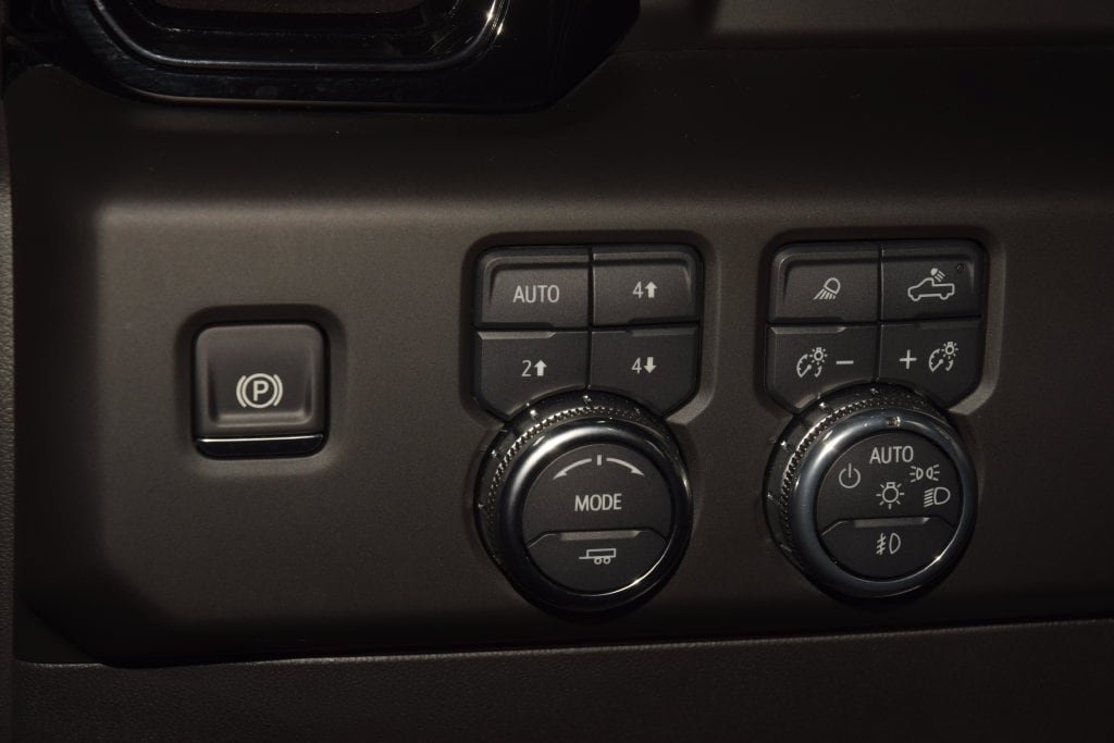 Used 2025 GMC Sierra 1500 AT4 w/ AT4 Premium Package AWD/4WD image 39