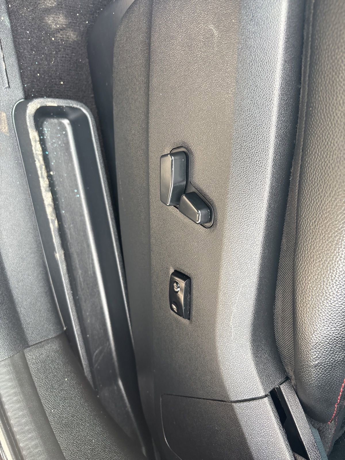 Used 2015 Dodge Grand Caravan R/T w/ Driver Convenience Group image 27